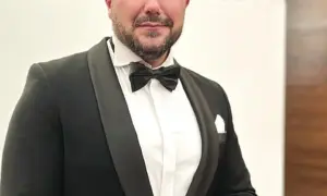 Mirosław Niewiadomski tenor – ile ma lat i co osiągnął w karierze?
