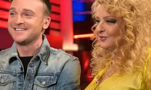 Mateusz Gessler i Magda Gessler to rodzina? Na zdjęciu widać ich razem, uśmiechniętych, w studiu telewizyjnym.