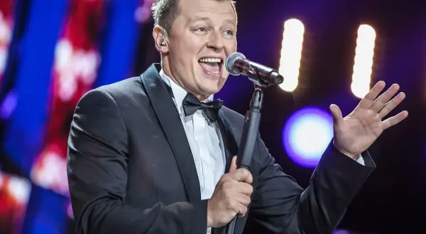 Z kim jest związany Rafał Brzozowski? Nowe fakty o życiu artysty