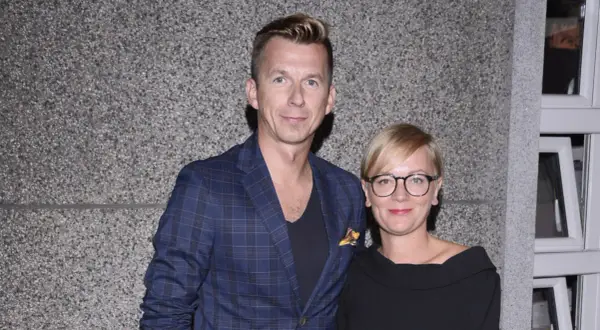 Kim jest żona Karola Okrasy? Poznaj Monikę i ich rodzinę