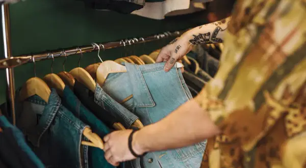 Moda z drugiej ręki – biznes z potencjałem na przyszłość