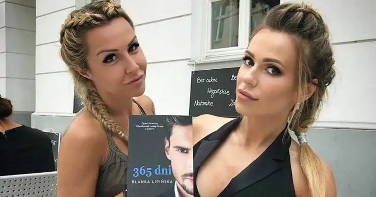 Dwie kobiety z warkoczami trzymają książkę "365 dni". Czy to dowód na najbardziej absurdalne plotki o celebrytach które okazały się prawdą?