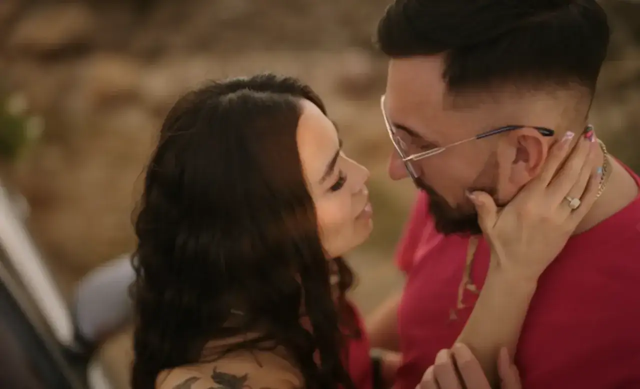 Gwiazda reality show i uczestnik innej edycji w intymnym uścisku. Czy to początek nowej miłości?