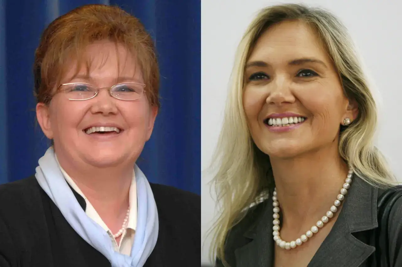 Dwie kobiety, jedna z rudymi włosami i okularami, druga z blond włosami. Trudno określić, ile lat ma Anna Kalata na podstawie tych zdjęć.