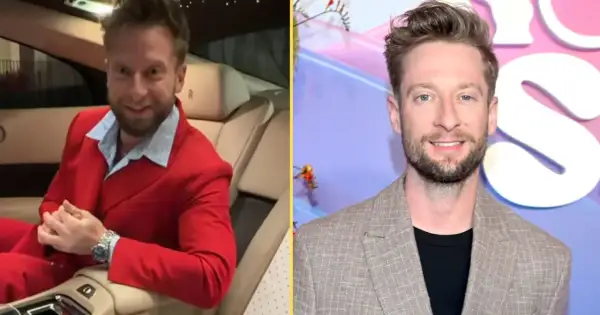Czy które gwiazdy mają ukryte talenty niezwiązane z show-biznesem? Ten mężczyzna w czerwonym garniturze i eleganckim stroju sugeruje, że tak.